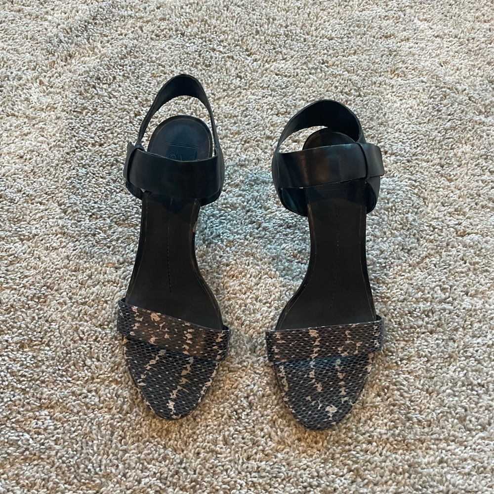 Dolce Vita Sandals high heel strappy sandals pumps black snake print size 10 - Picture 6 of 6